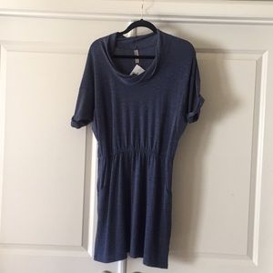 NWT LIGHTWEIGHT BLUE DRESS WITH POCKETS